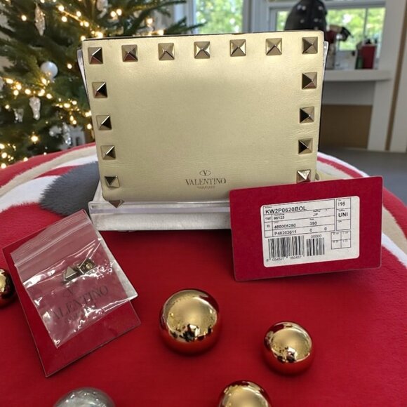 Valentino Garavani Rockstud Leather Card Holder Ivory - Picture 1 of 7